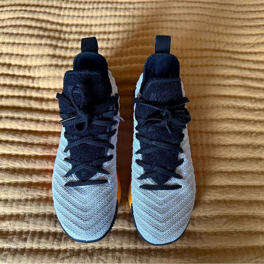 Nike Lebron XVI Big Kids Shoes White-Laser Orange aq2465-188 size 6.5US